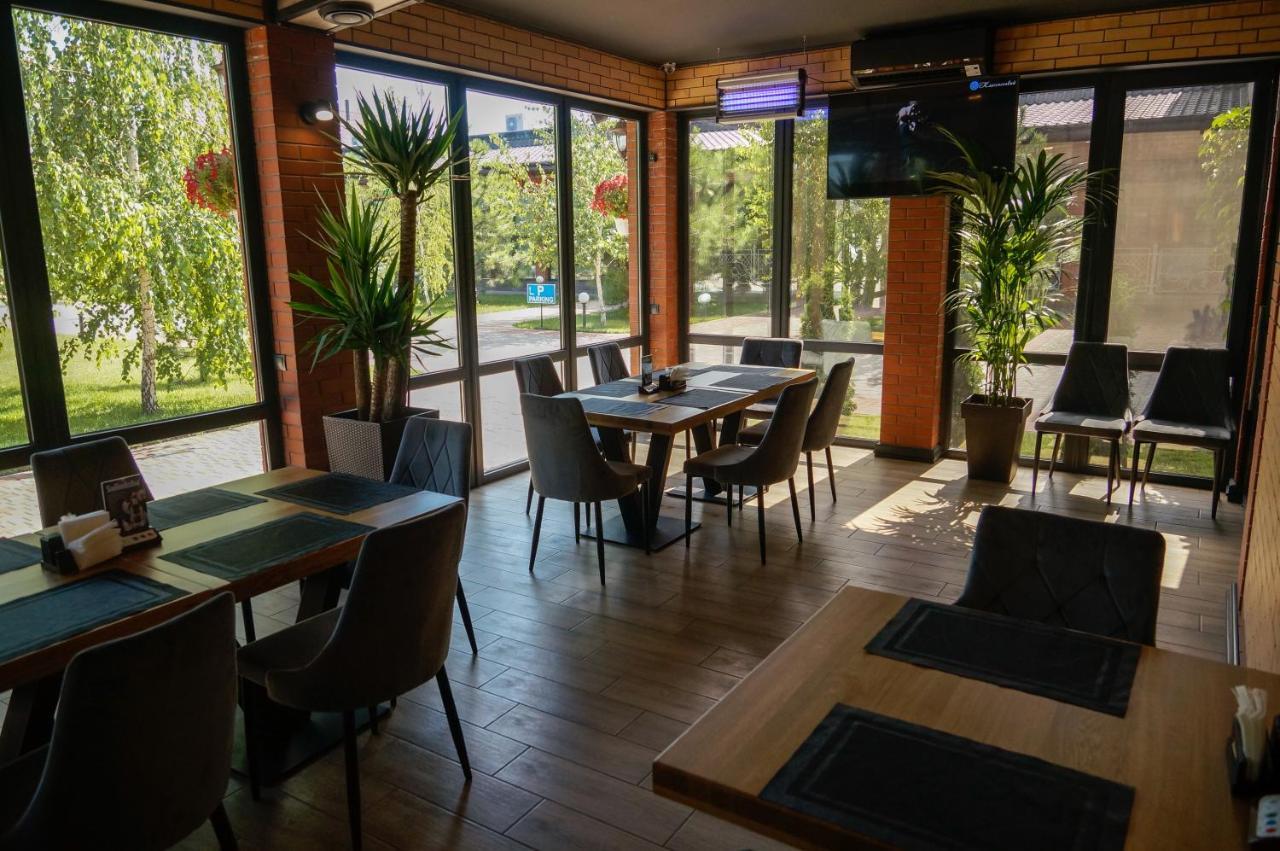 Delta Hotel Vylkove Luaran gambar